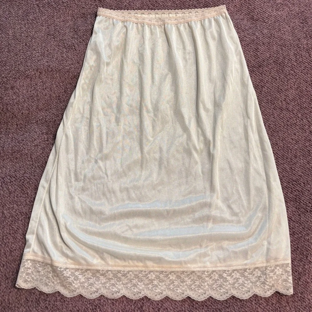 Vintage Cream Lace Trim Half‎ Slip Skirt ILGWU Made in USA Small Lingerie Cream